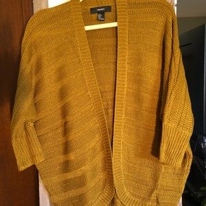 Forever 21 EUC Goldenrod sweater, fall ready🍁super cozy and soft